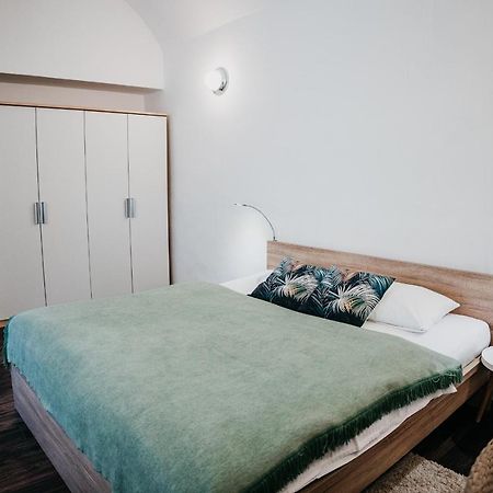 Ah Alzbetina Apartment Kosice Luaran gambar